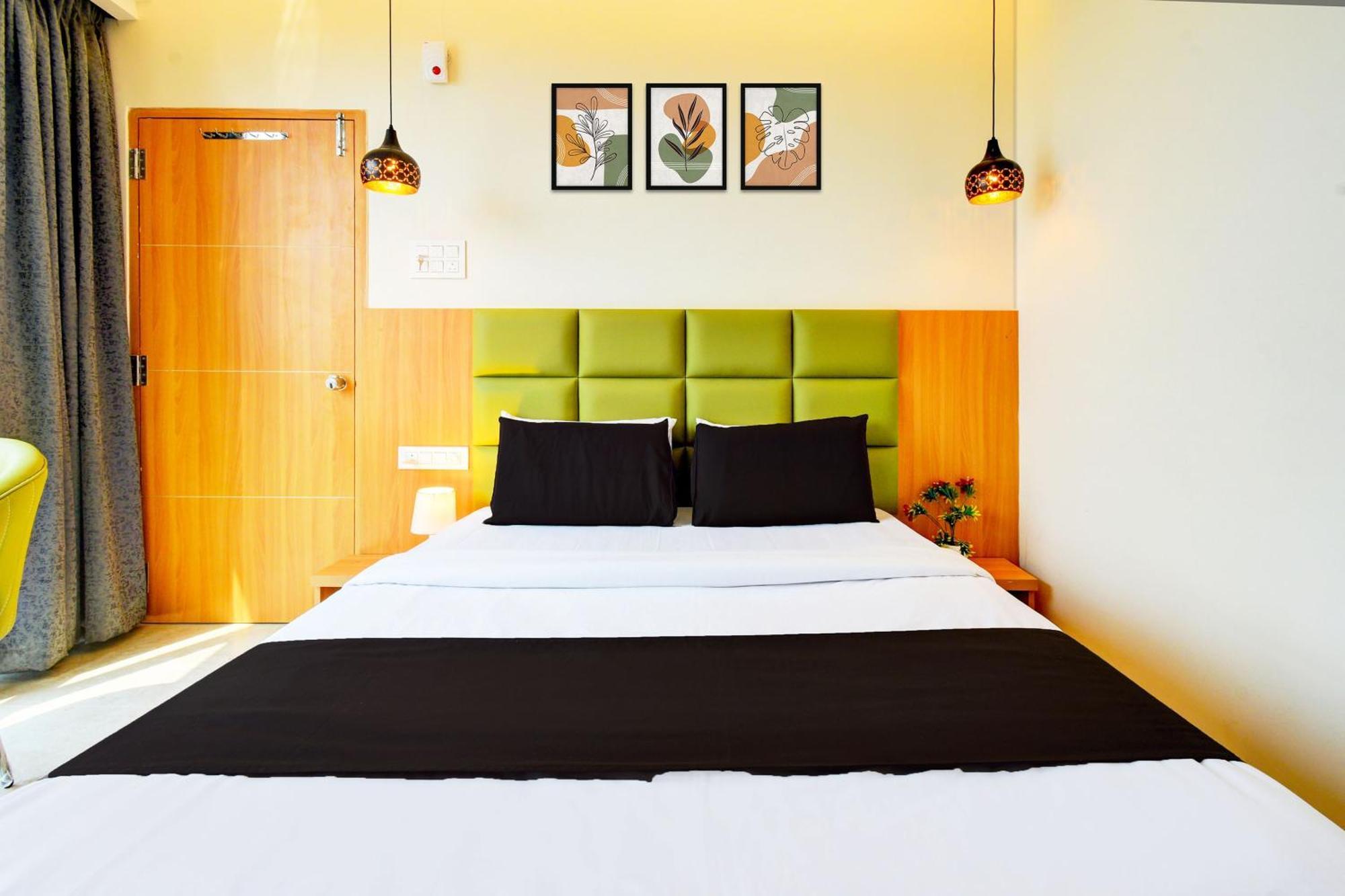 Hotel O Svs Suites Luxury Rooms Trimulgherry Exteriér fotografie