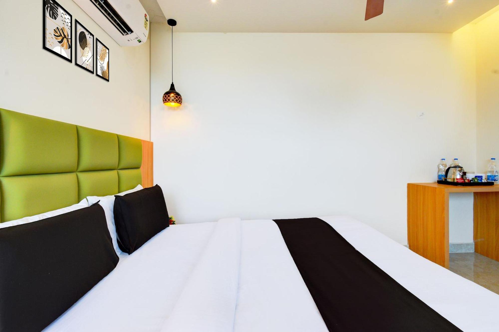 Hotel O Svs Suites Luxury Rooms Trimulgherry Exteriér fotografie
